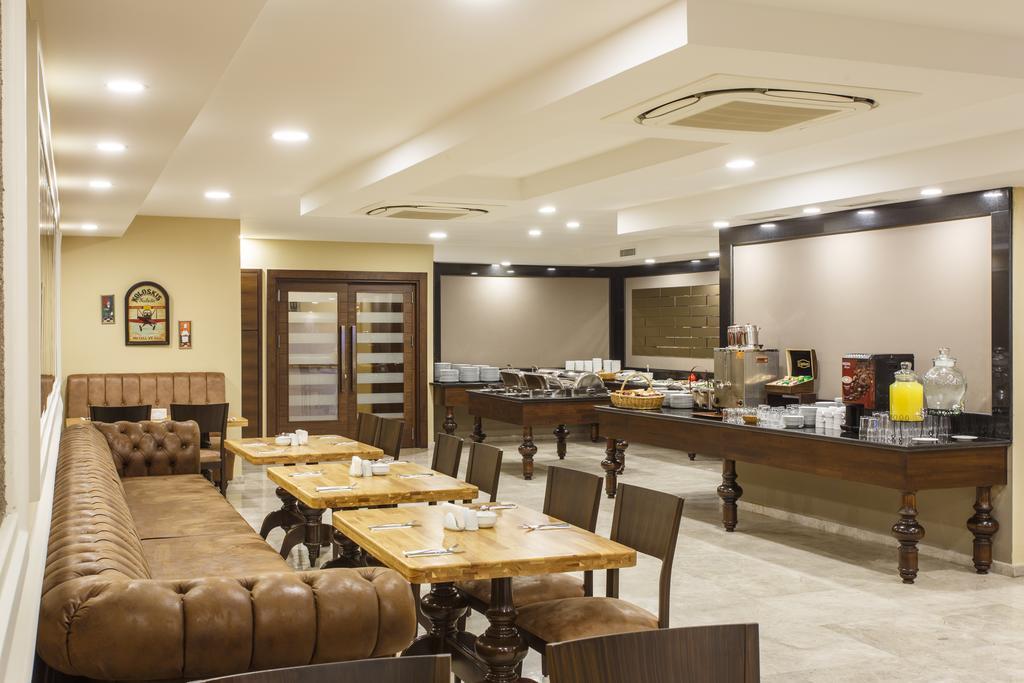 Antroyal Hotel Анталія Екстер'єр фото