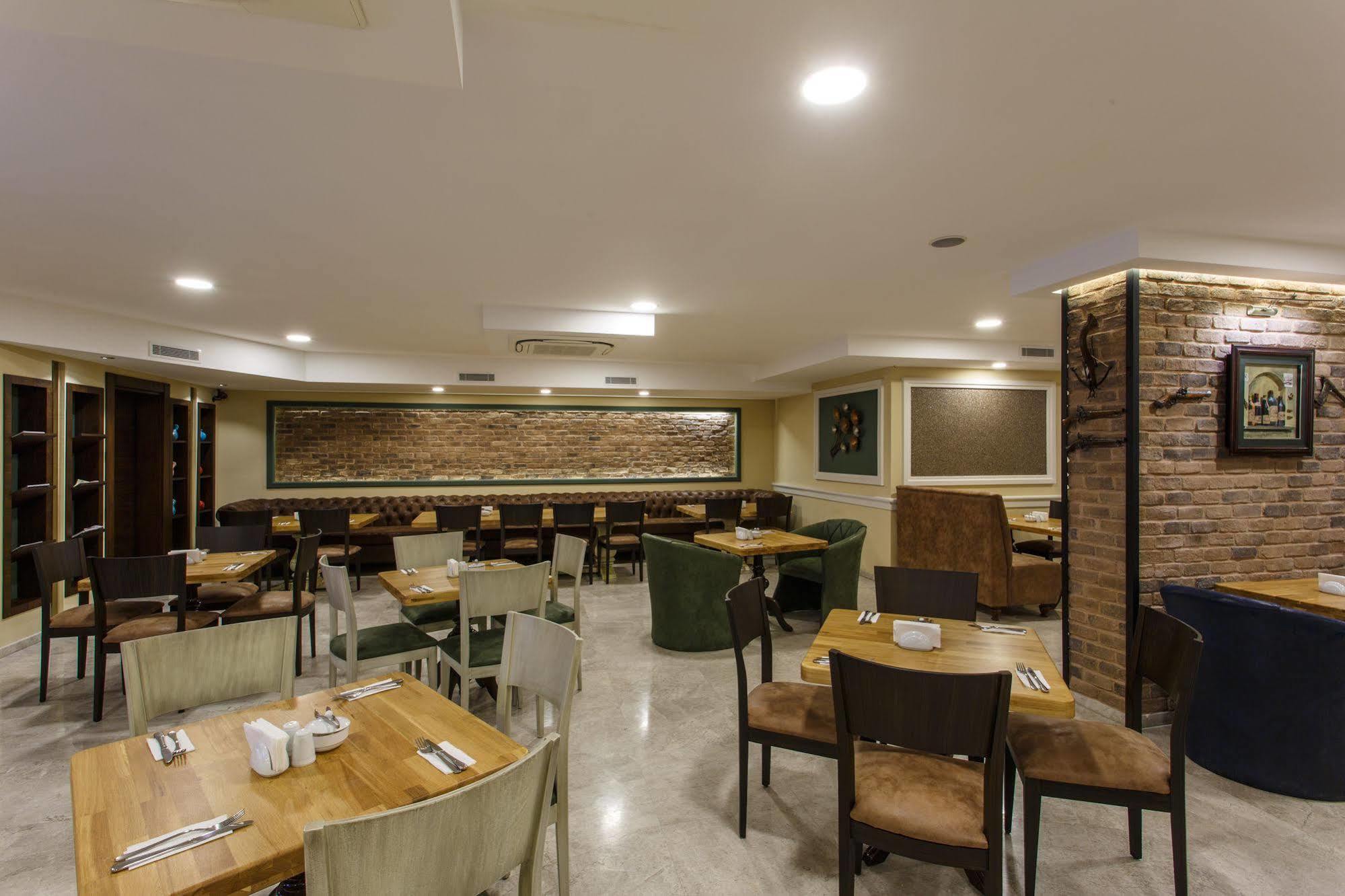 Antroyal Hotel Анталія Екстер'єр фото