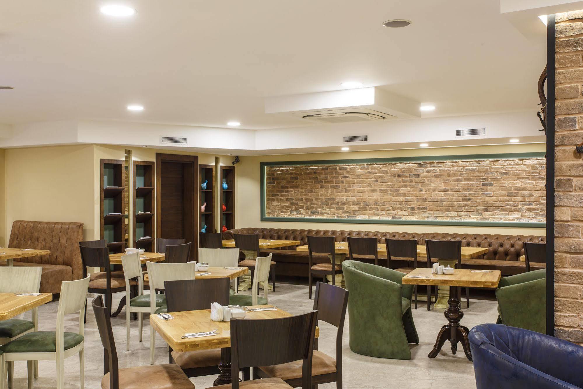 Antroyal Hotel Анталія Екстер'єр фото