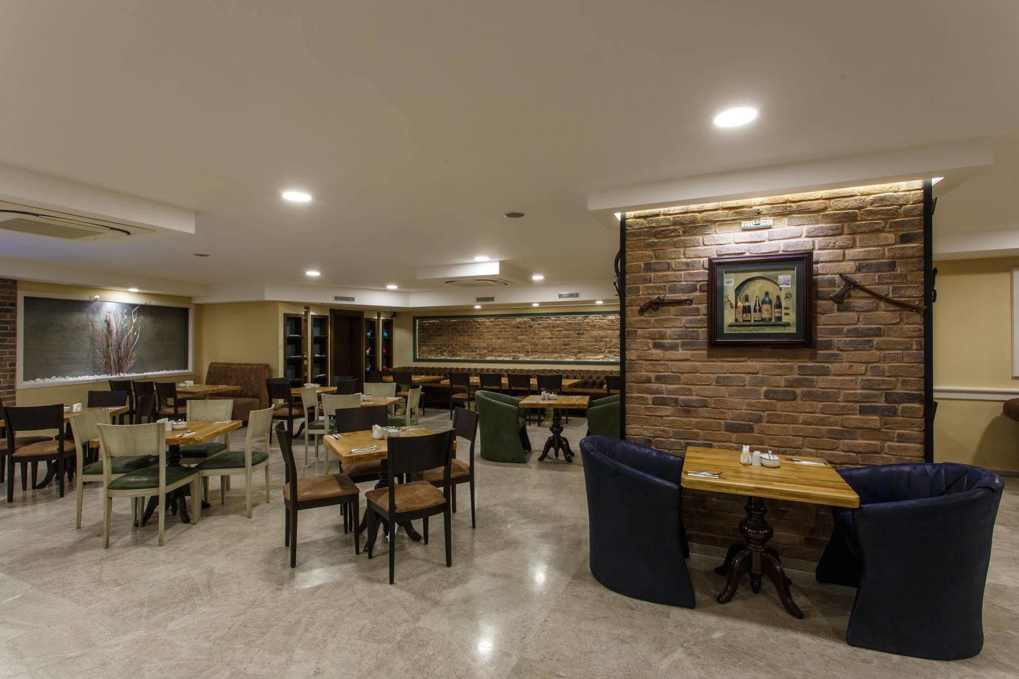 Antroyal Hotel Анталія Екстер'єр фото